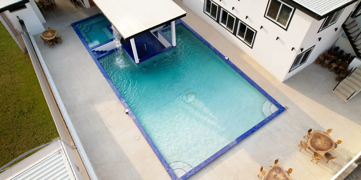 Chelles — next door 1